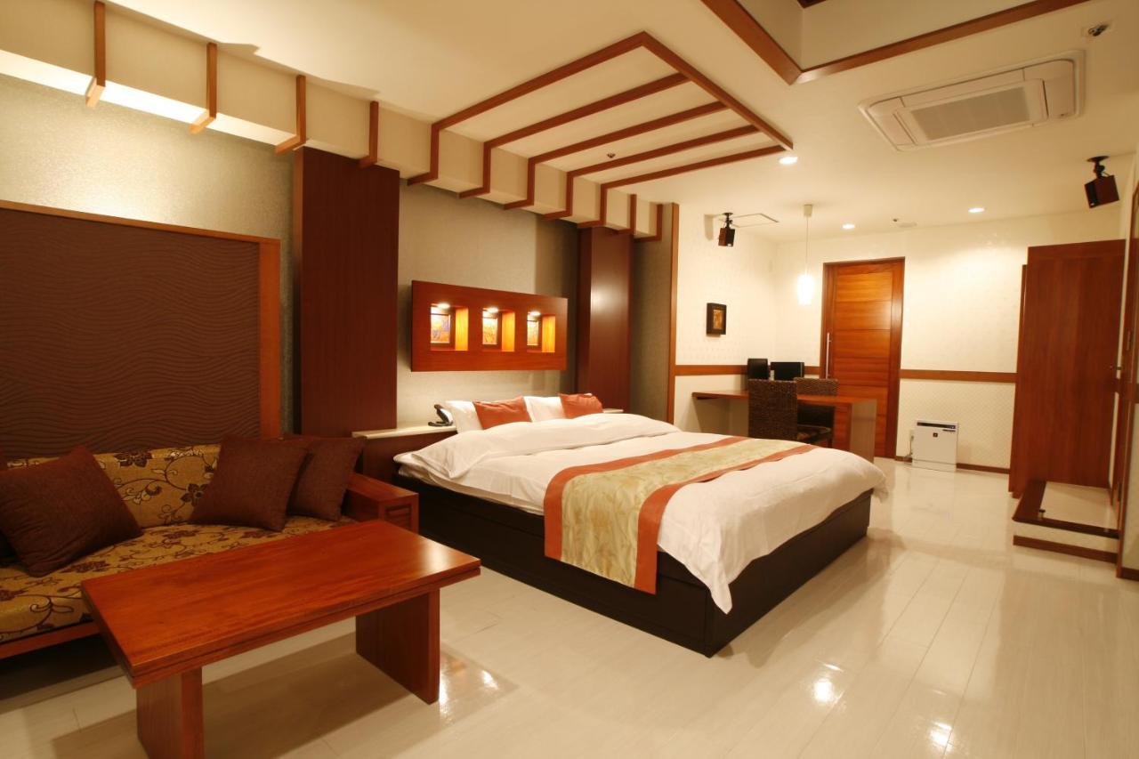 โฮเต็ล แอนด์ สปา โลตัส  Hotel เกียวโต ภายนอก รูปภาพ