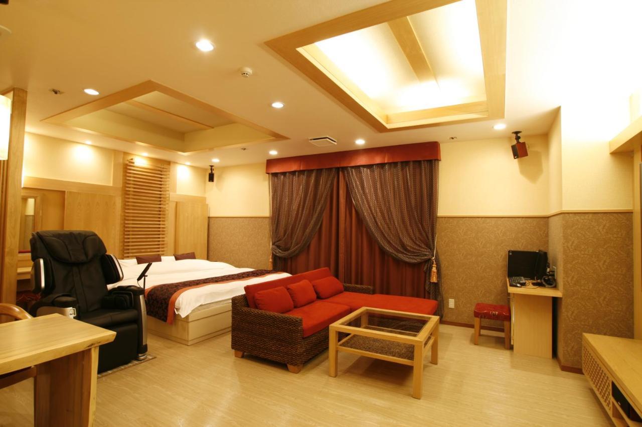 โฮเต็ล แอนด์ สปา โลตัส  Hotel เกียวโต ภายนอก รูปภาพ